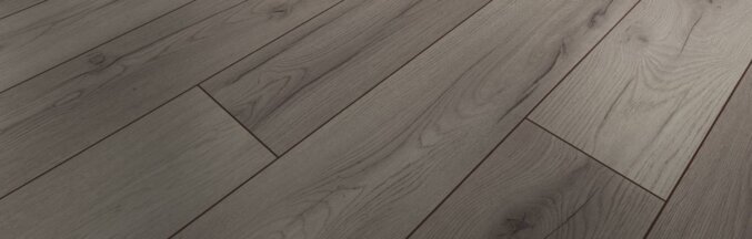 Nahaufnahme eines Laminats in dunkelgrauer Eichenholzoptik in leicht rustikaler Optik