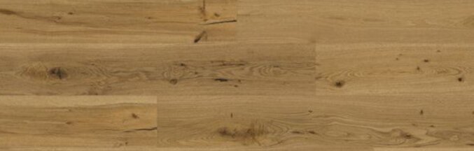 Nahaufnahme eines Parkettbodens in dunkelbrauner, rustikaler Holzoptik aus Eiche. Mit schwarzen Furchen und Rissen. 